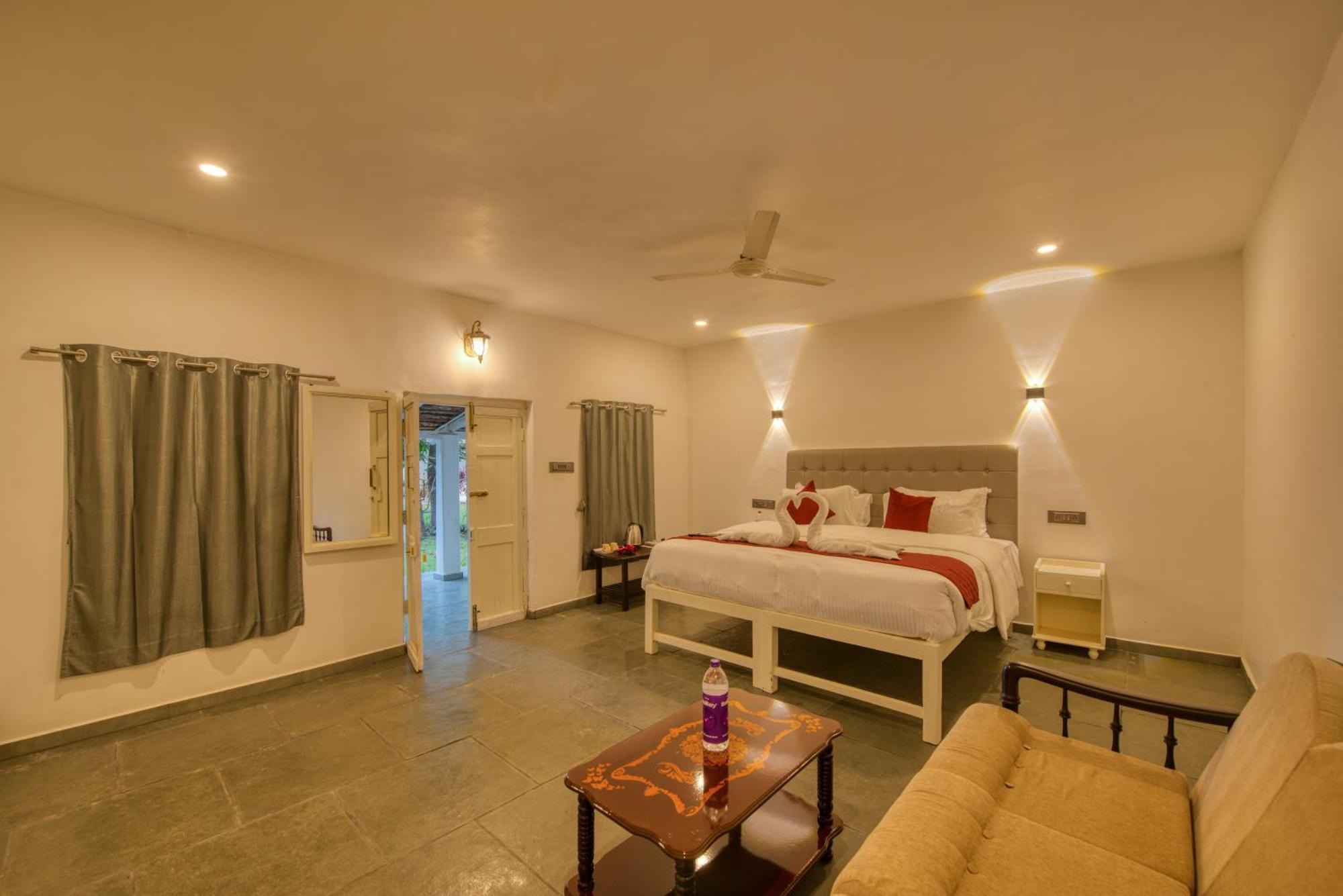 Le Epic Resort Virāmpattinam Dış mekan fotoğraf